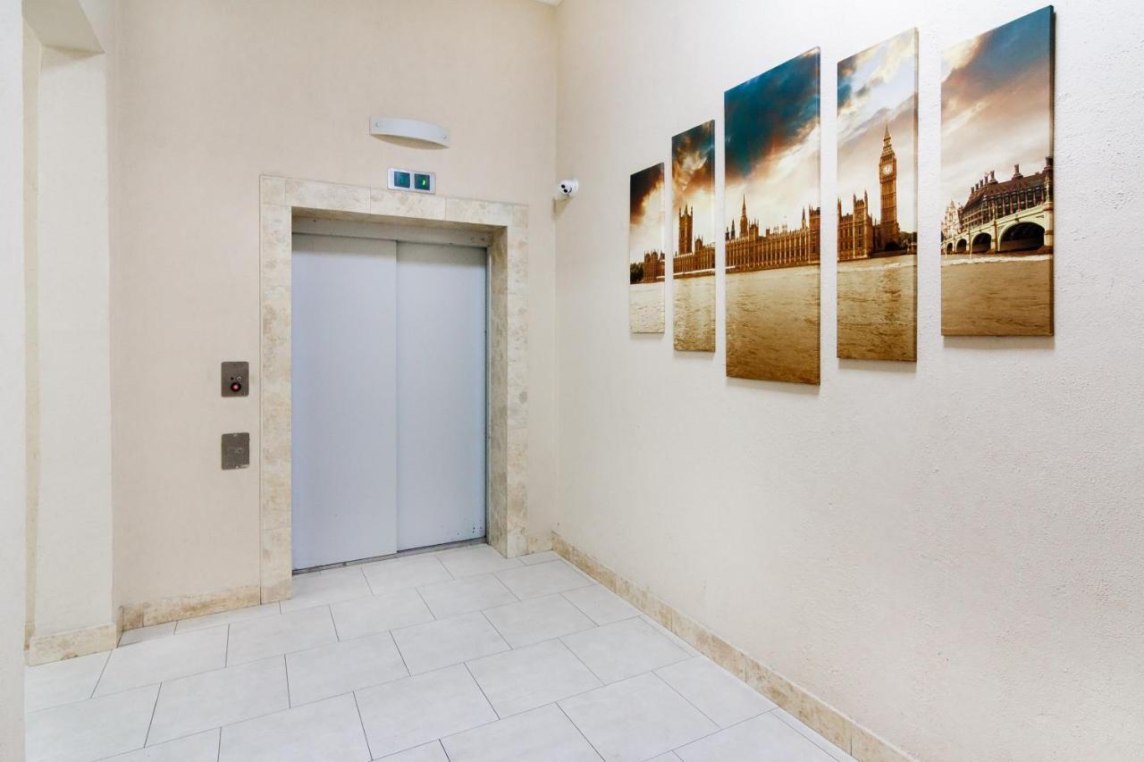 Modern Apartment In The City Center In A New Building Одеса Екстериор снимка