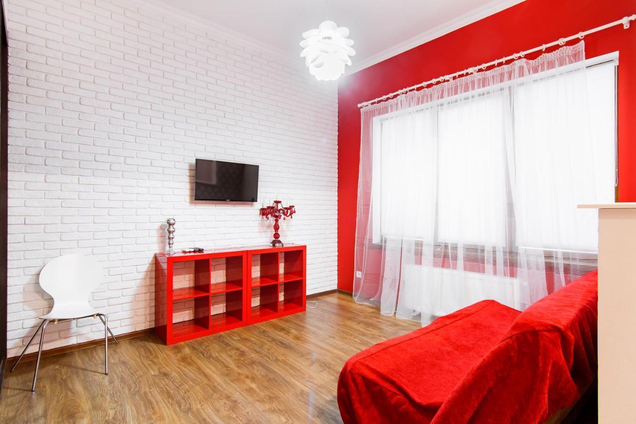 Modern Apartment In The City Center In A New Building Одеса Екстериор снимка